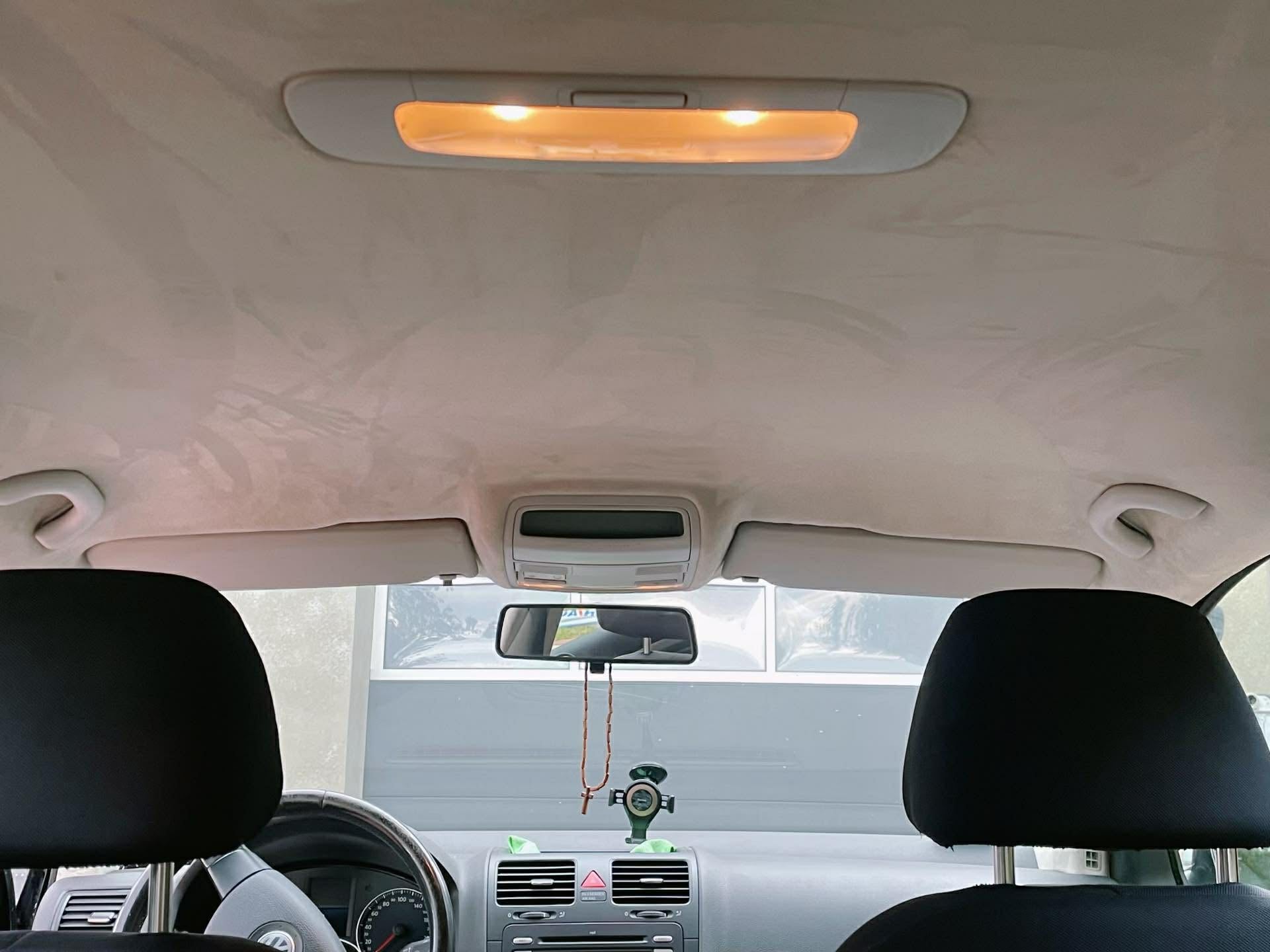 Podsufitka Vw golf 5 jasna alcantara